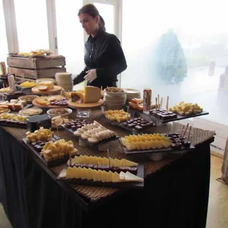 グダメンディ ホテル