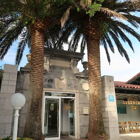 Gudamendi Hotell